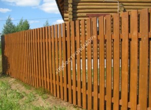 Забор для дачи деревянный секциями